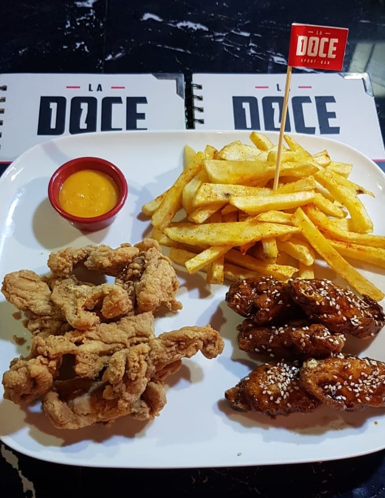 Alitas más Chicharrón de Pollo