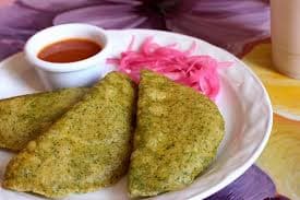 Mega  Empanada Chaya Cochinita