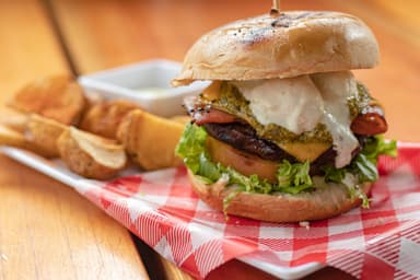 Burger Bufala + Papas