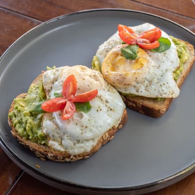Tostadas de Aguacate