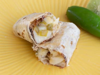 Burrito Papas con Chile Verde y Queso