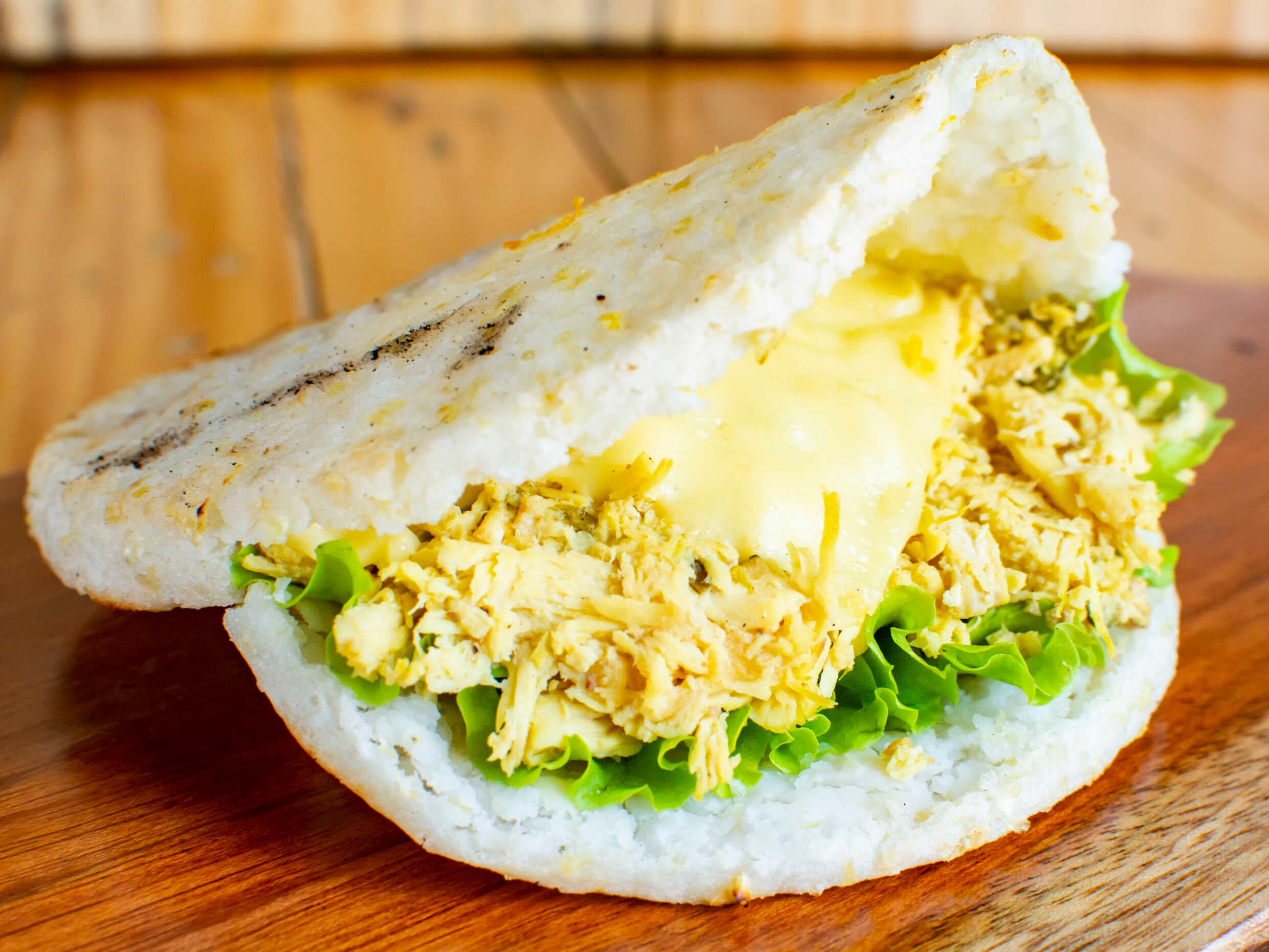 Arepa con Pollo