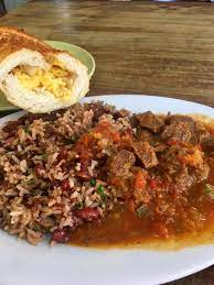 Pinto con Carne En Salsa