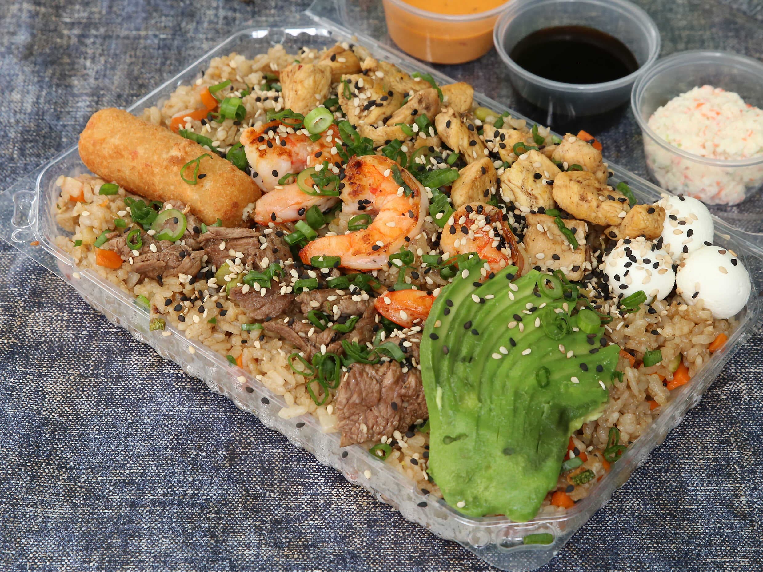 Combo Yakimeshi Especial en pareja
