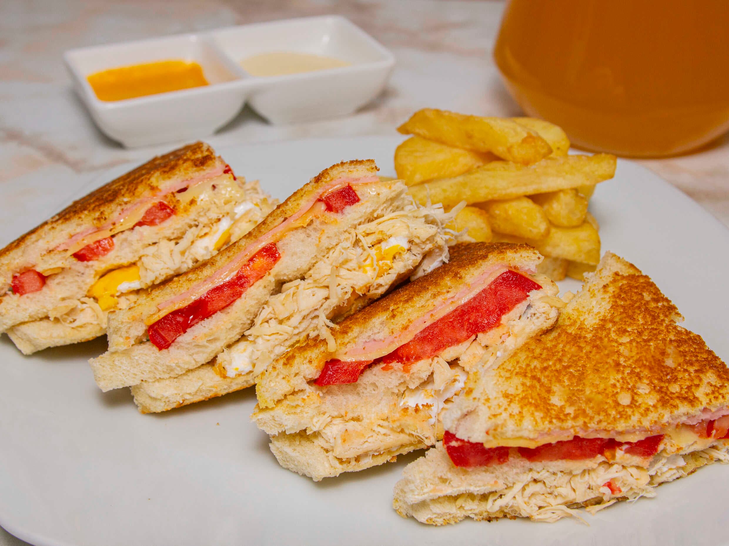 Pasa y Pica (Club Sandwich)