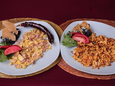 Huevos Revueltos Con Mole