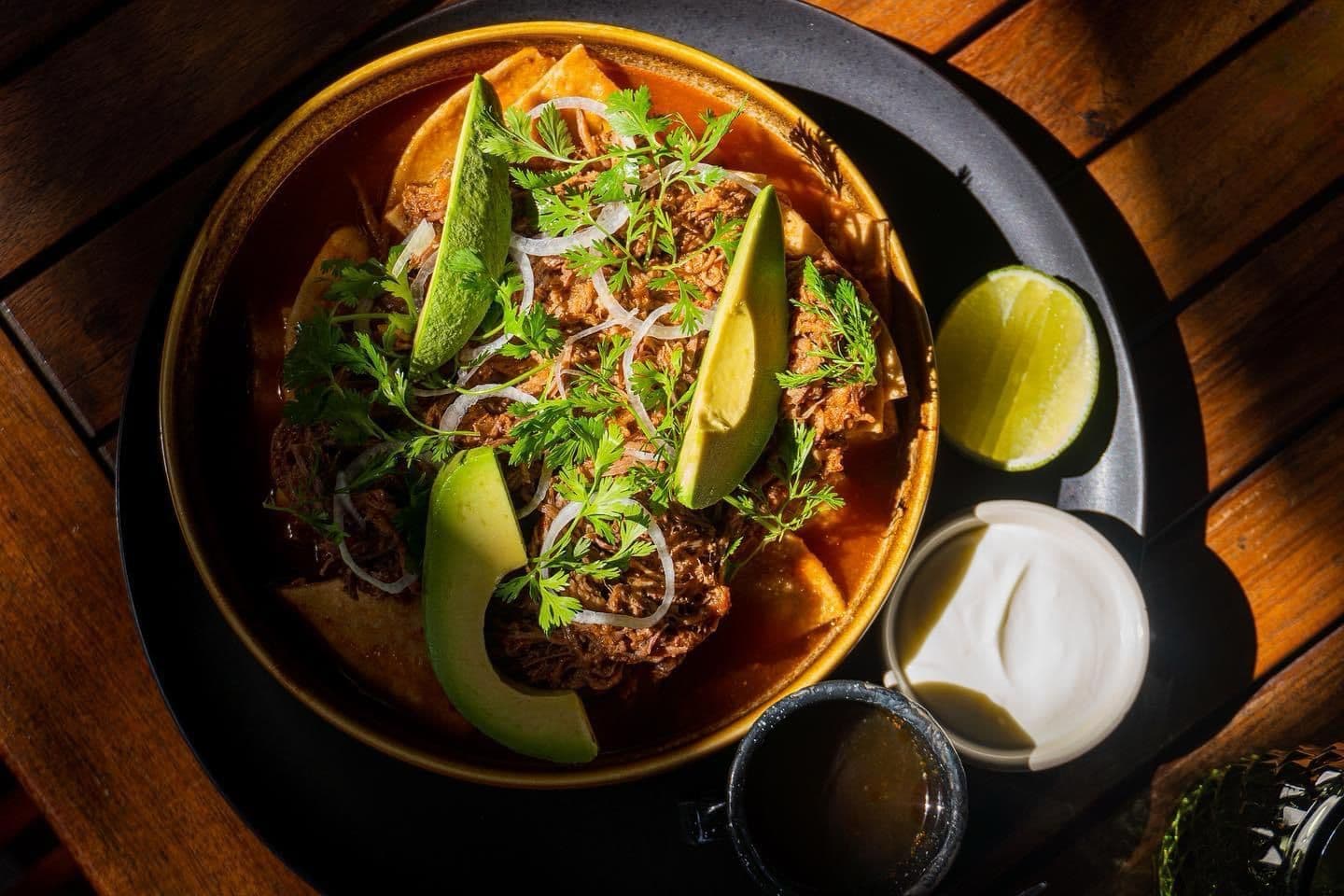 Chilaquiles de birria