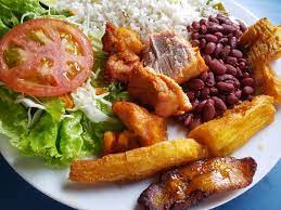 Casado con Chicharrón & Ensalada