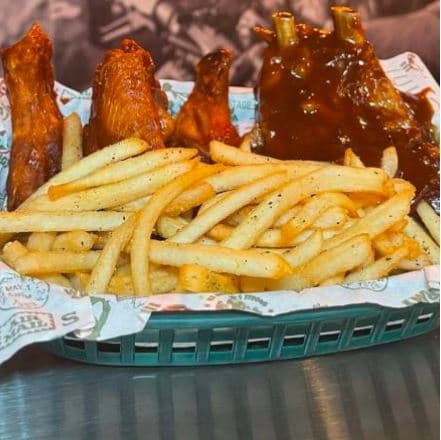 RIBS & CHICKEN (COSTILLA + BONELESS + PAPAS)