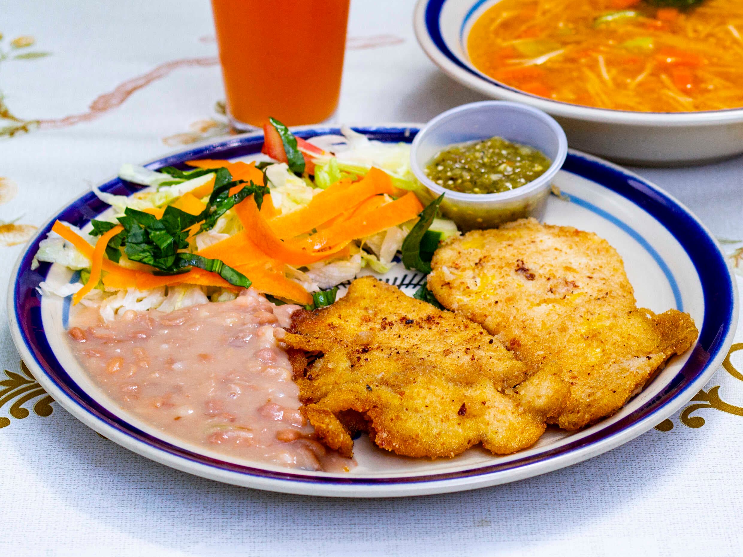 Combo Milanesa de pollo+Sopa+Agua