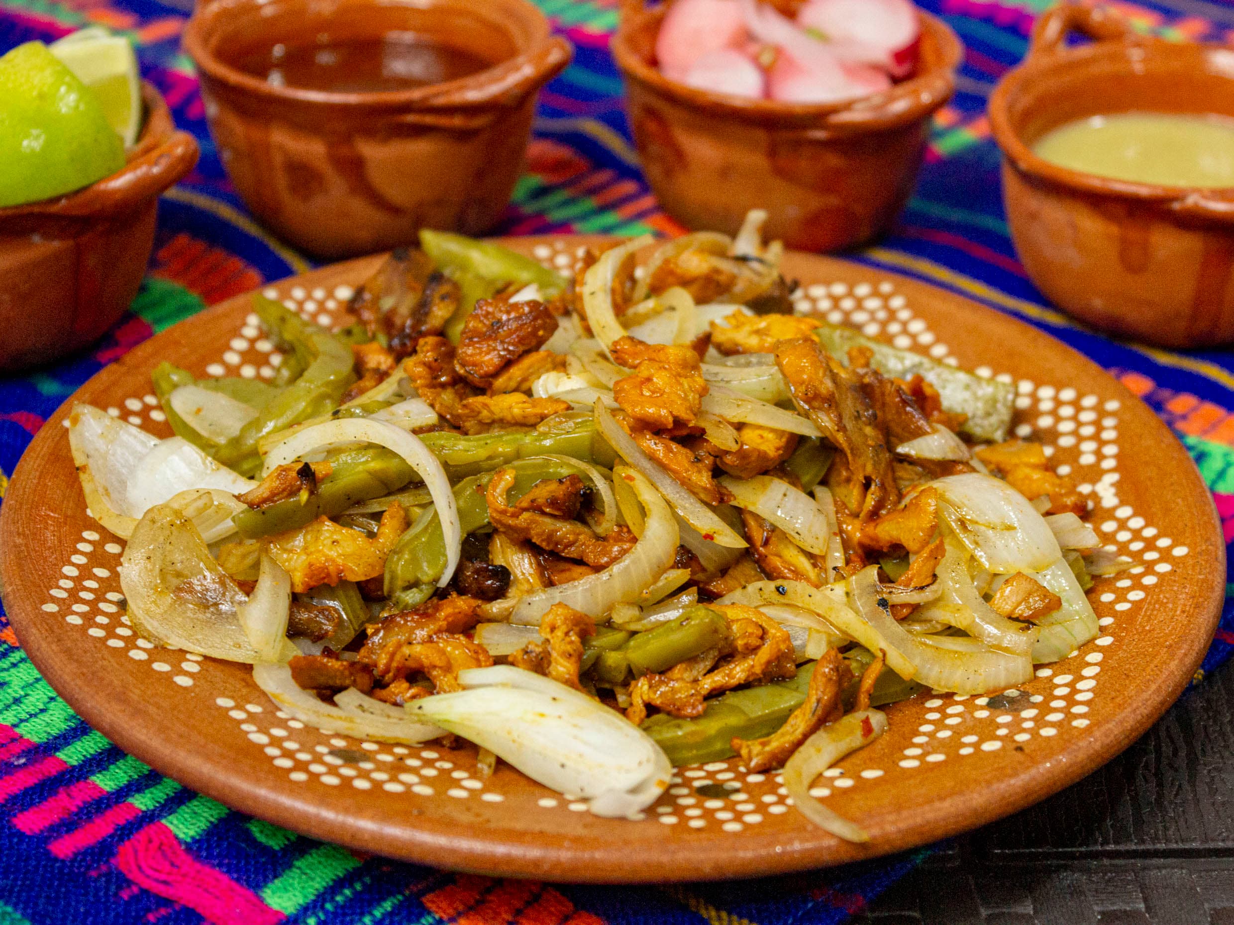 Bistec y Pastor encebollado con nopal