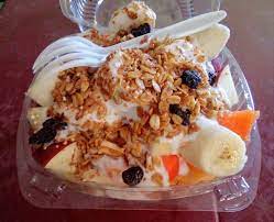 Coctel de Frutas con Yogurt y Granola