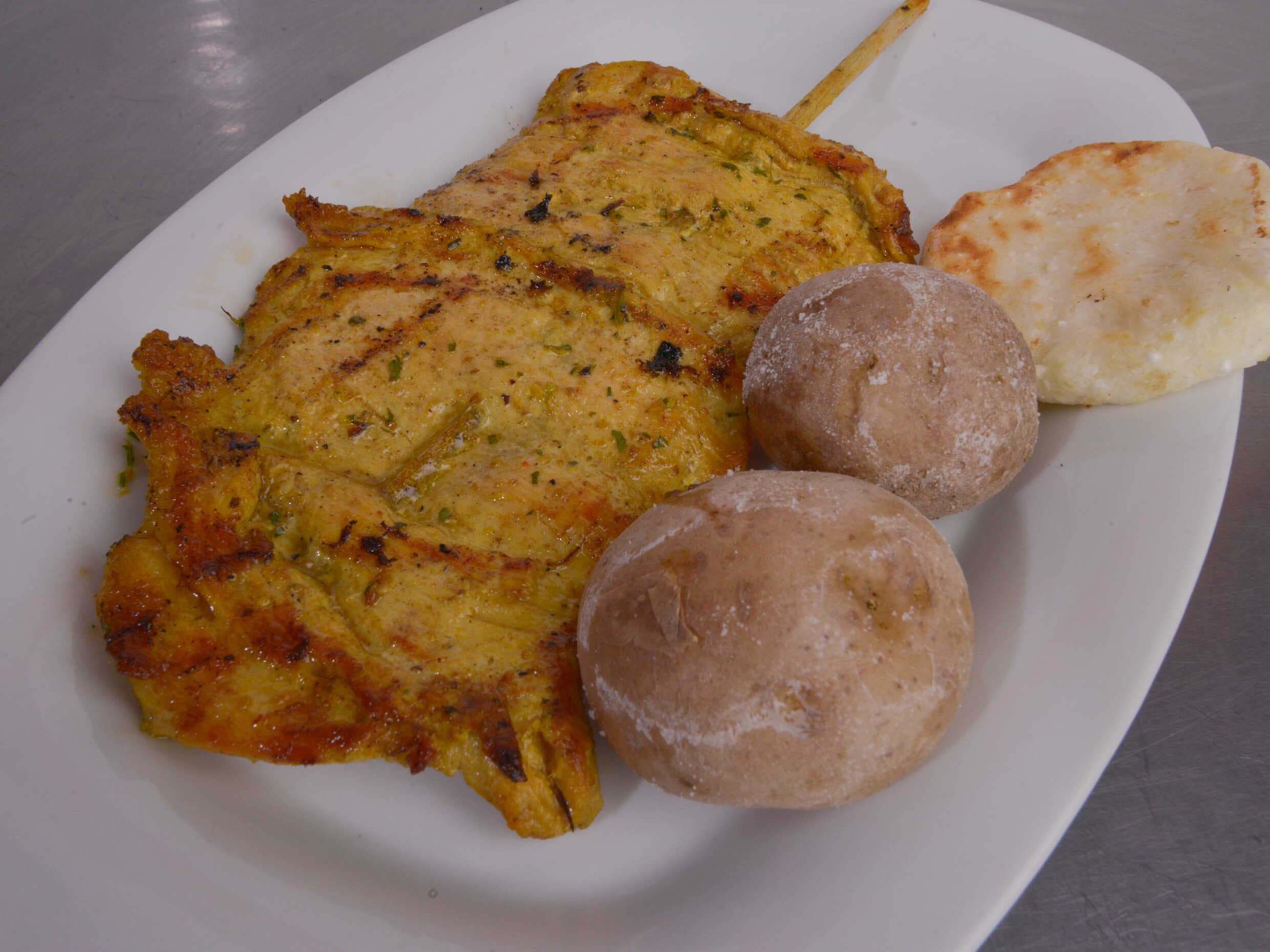 Chuzos de pollo, cerdo o costilla