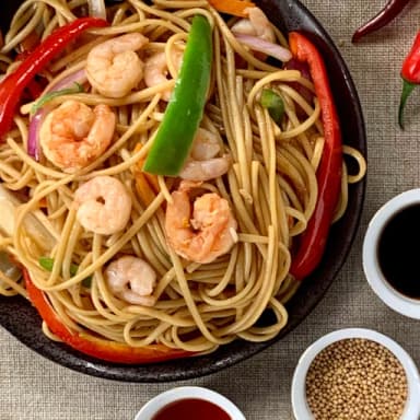 Pasta Oriental con Camarones