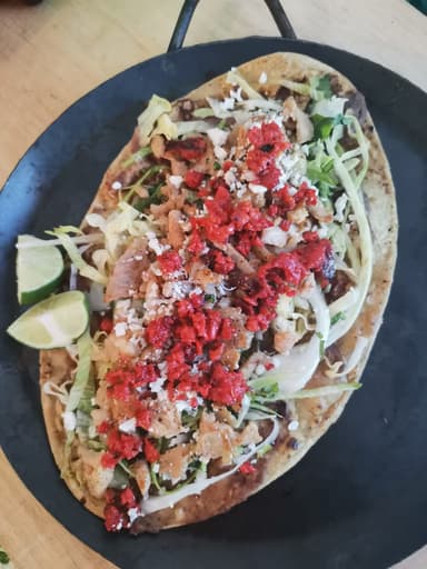 Huarache de longanicita