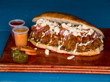 Torta de Pierna con Chorizo