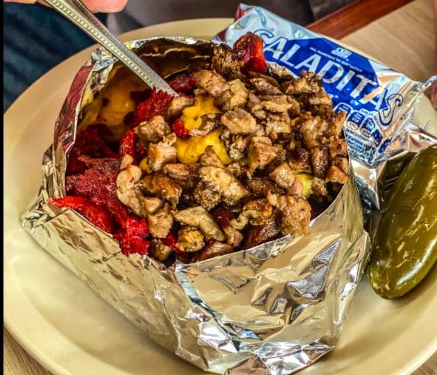 Papa Asada Con Carne