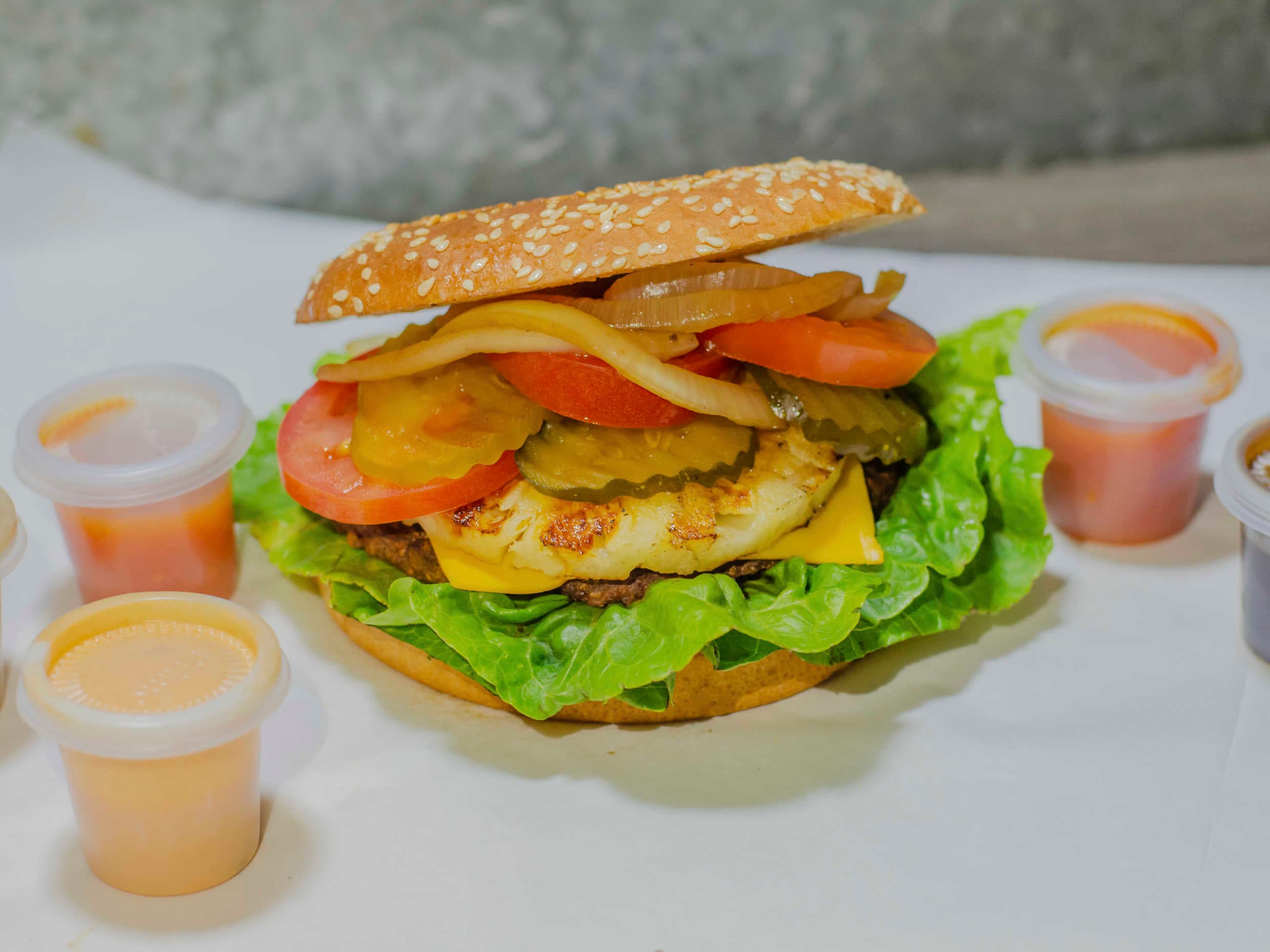 Hamburguesa Hawaiana .