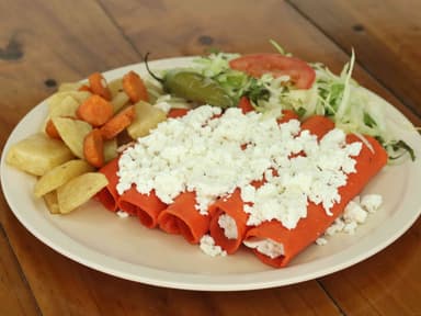 Enchiladas Rojas con Papa y Zanahoria (5)