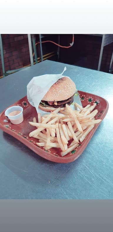 Hamburguesa del SOL + PAPAS