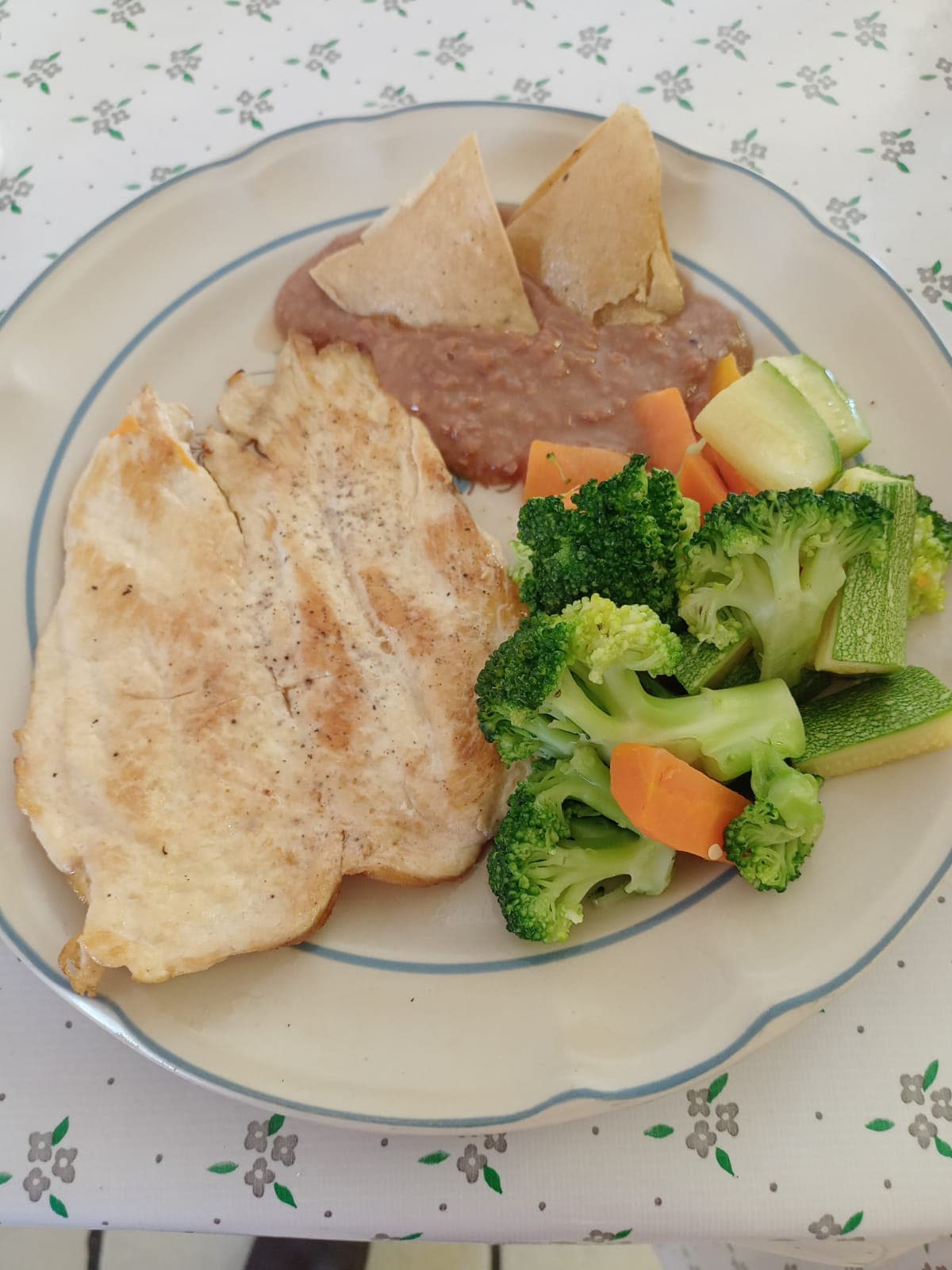 Pechuga Asada con Verduras al Vapor