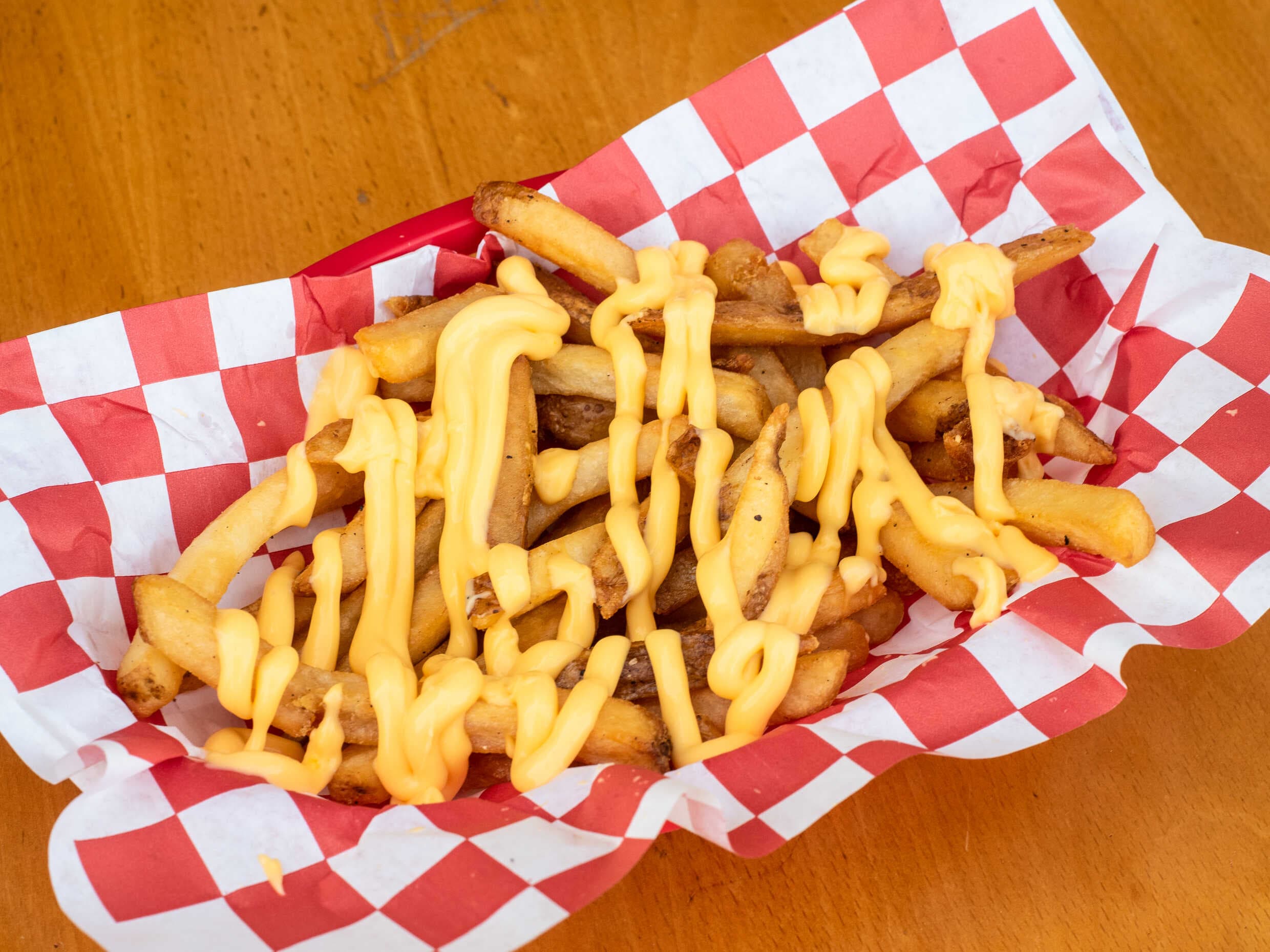 Papas Fritas con Queso Cheddar