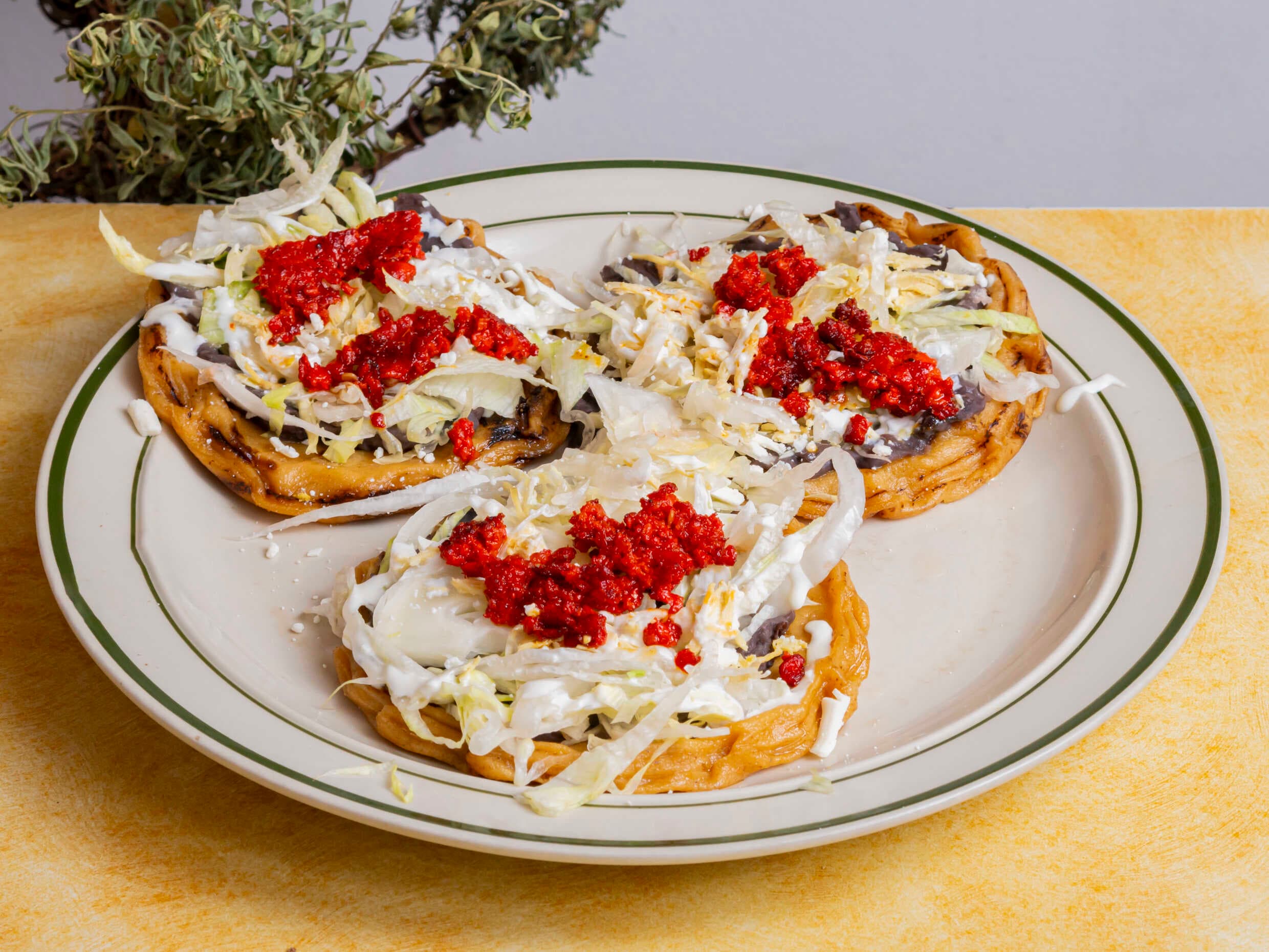 Sopes de Chorizo