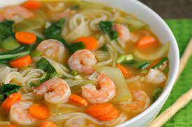 Sopa con Camarón, Verduras, Olores y Tallarín