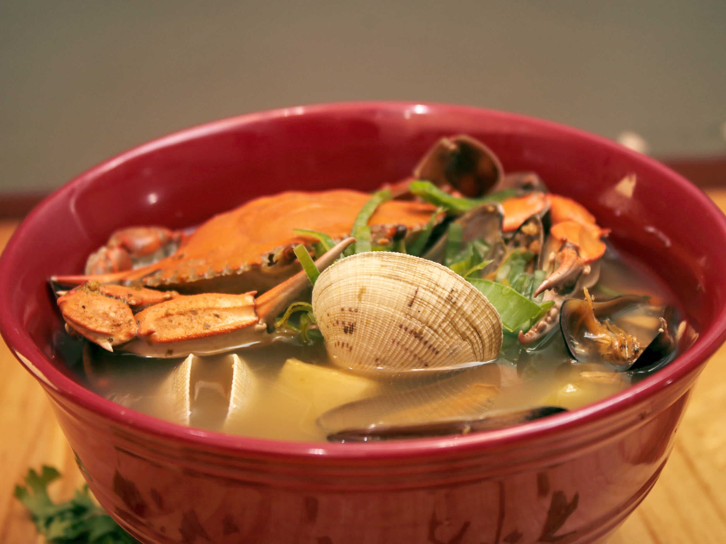 Sopa de mariscos grande