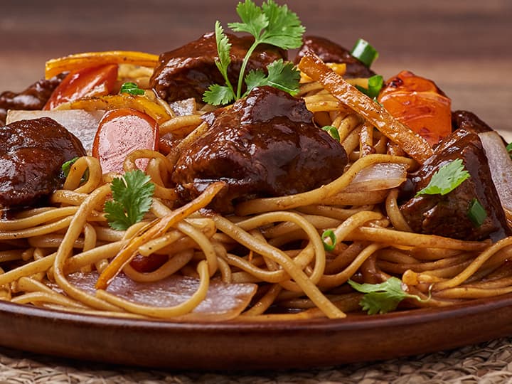Tallarín Salteado de Carne