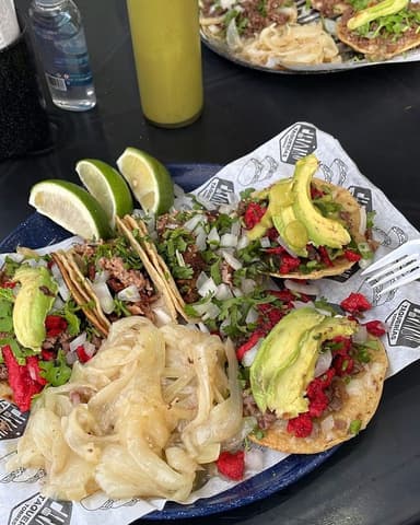 1 Torta + 2 Tacos de Trompo + Agua Fresca 500 Ml