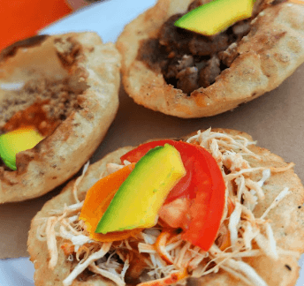3 Panucho Pollo +  3 Empanadas Queso Oaxaca