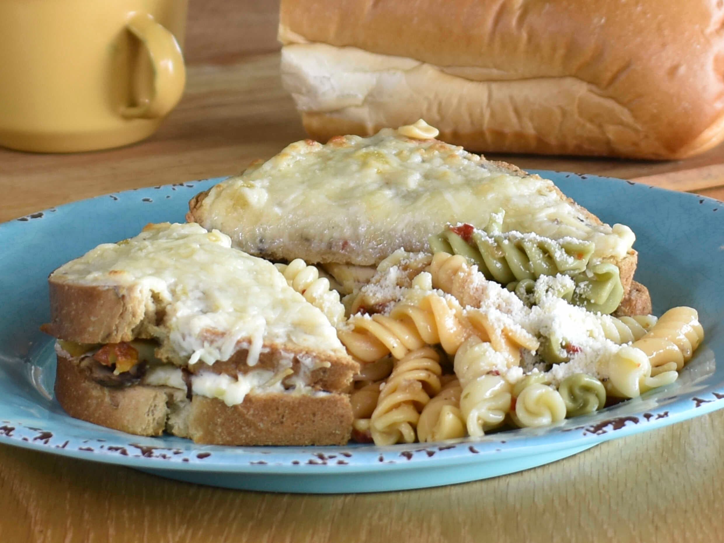 Panini Cuatro Quesos