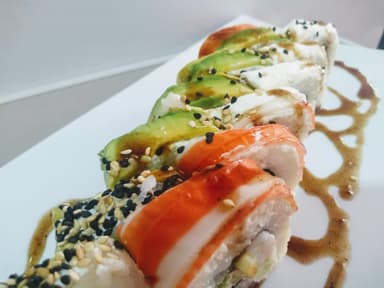 Sushi Arcoiris Clásico