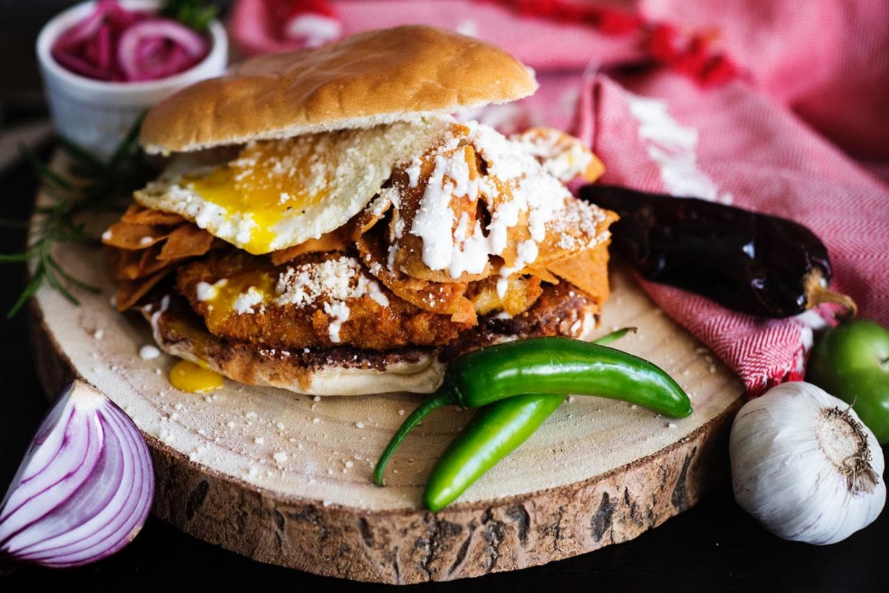 Torta de Chilaquiles Supreme