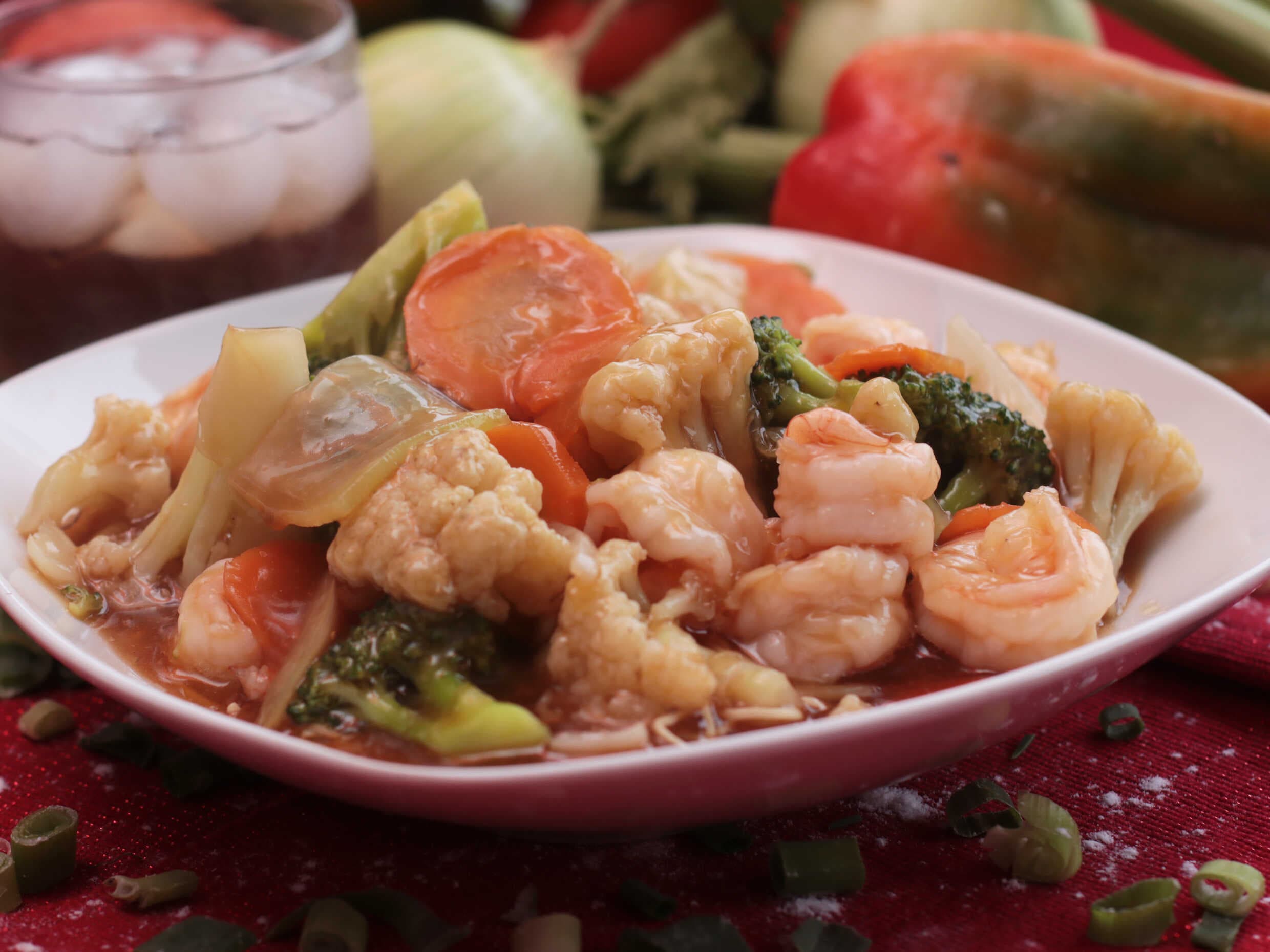 A10 - Chop Suey en Salsa con Camarones