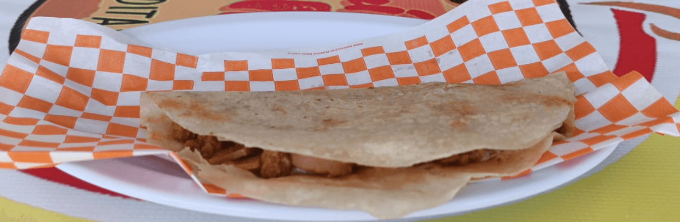 Quesadilla de Harina o Maíz con Guiso