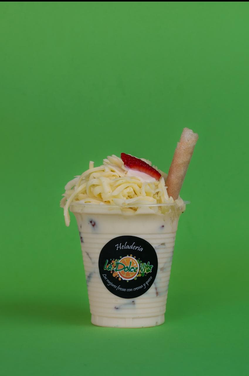 Fresas con Crema y Queso 10oz.