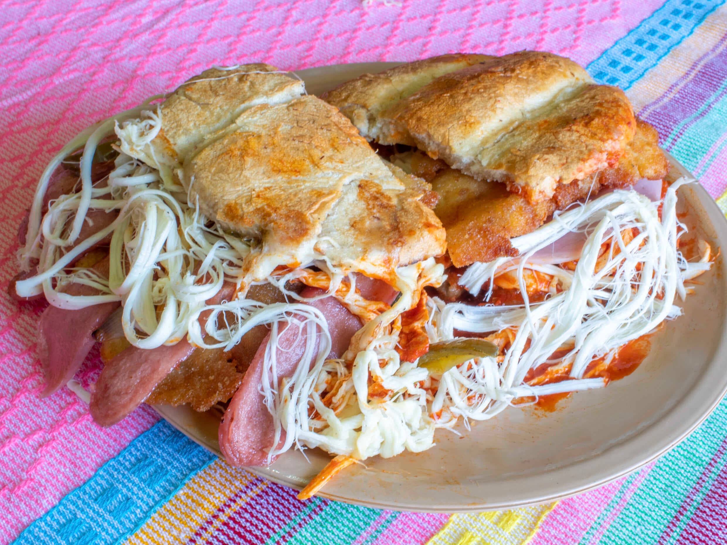 TORTA MILANESA DE PUERCO + MILANESA DE POLLO