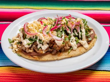 Huarache de Chorizo