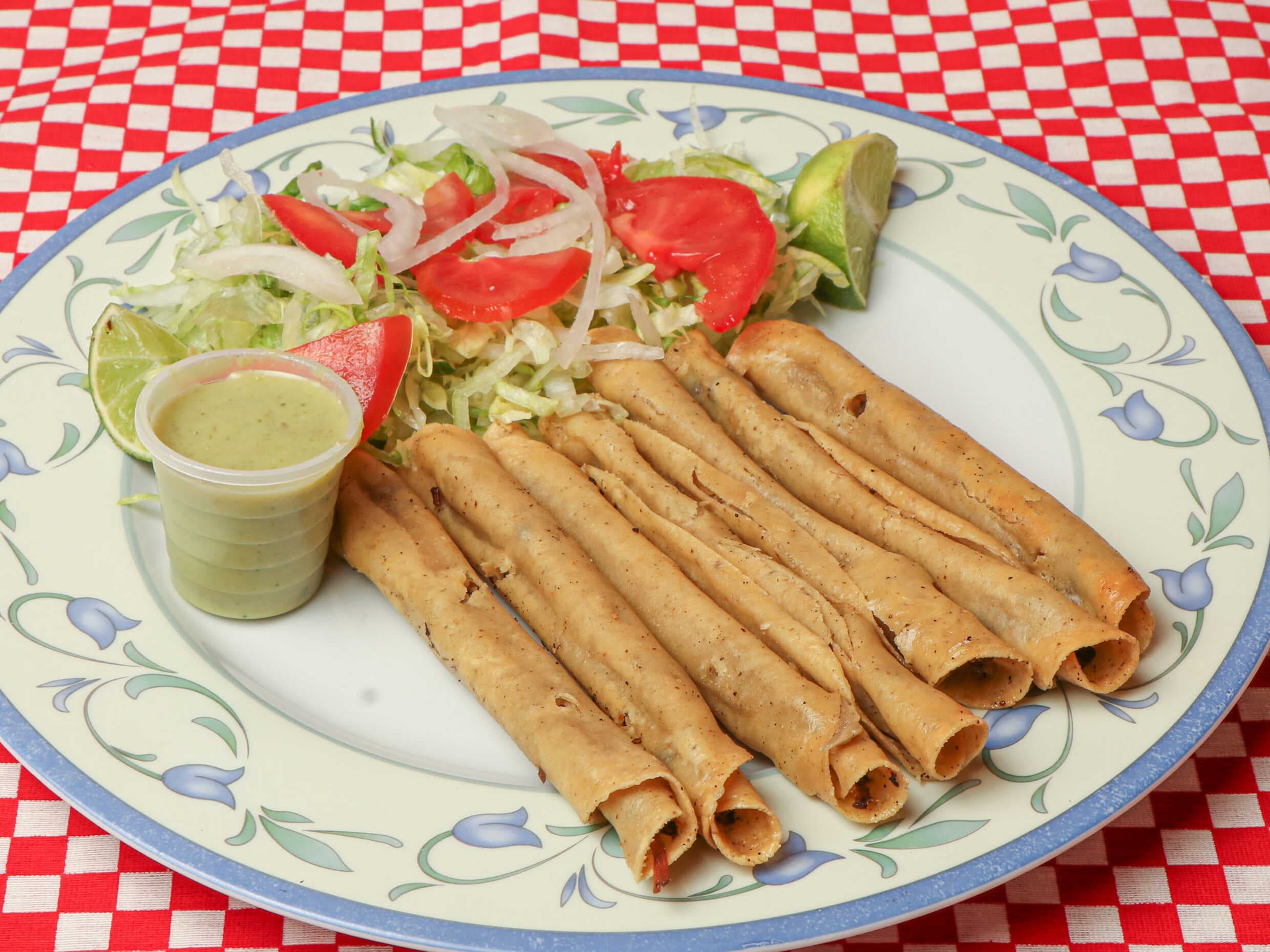 Orden de Taquitos Dorados Surtidos