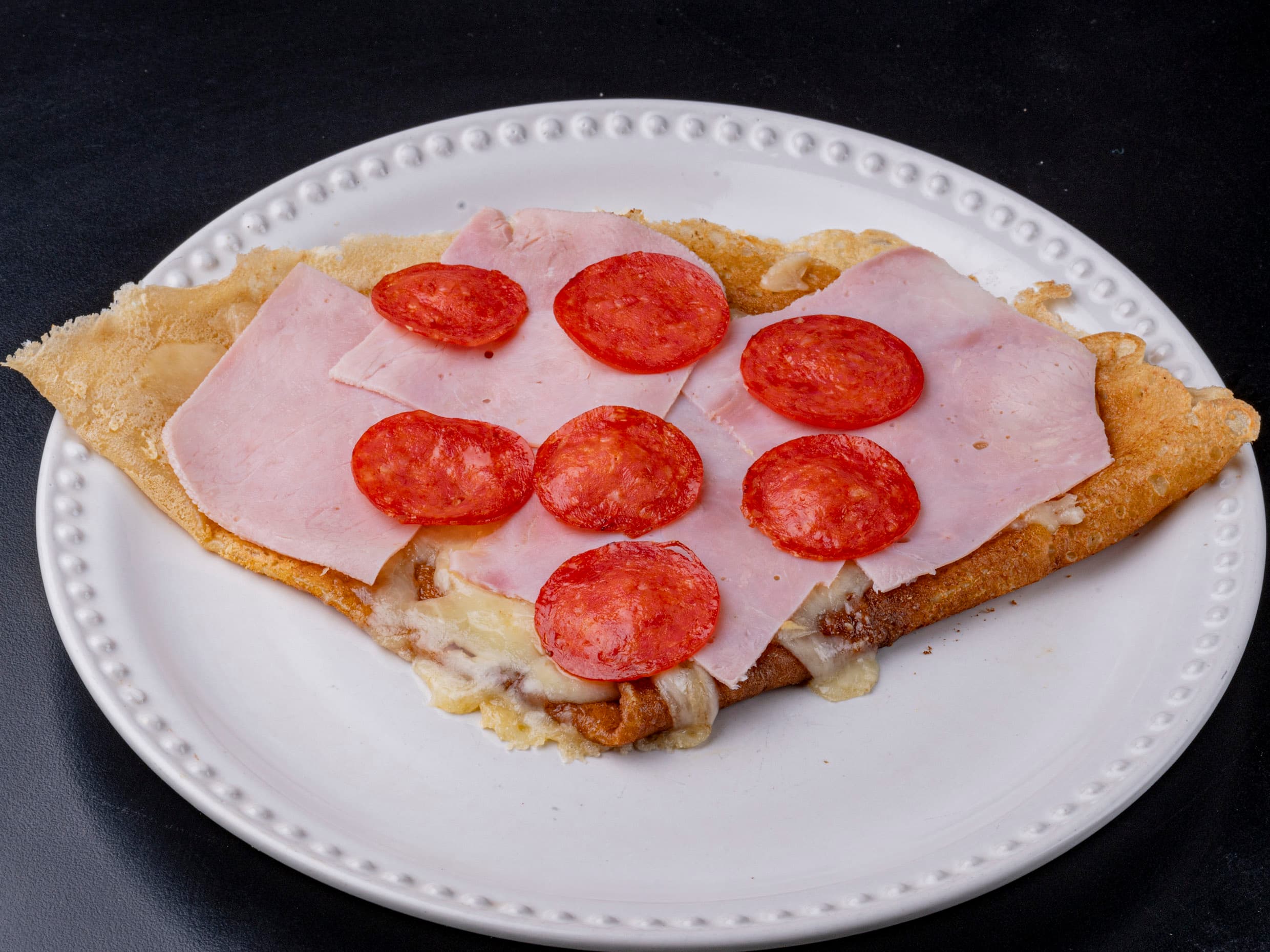 Crepa Jamón y Pepperoni con Queso