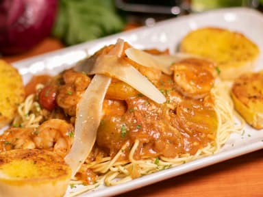 Spaguetti Amatriciana con Camarones