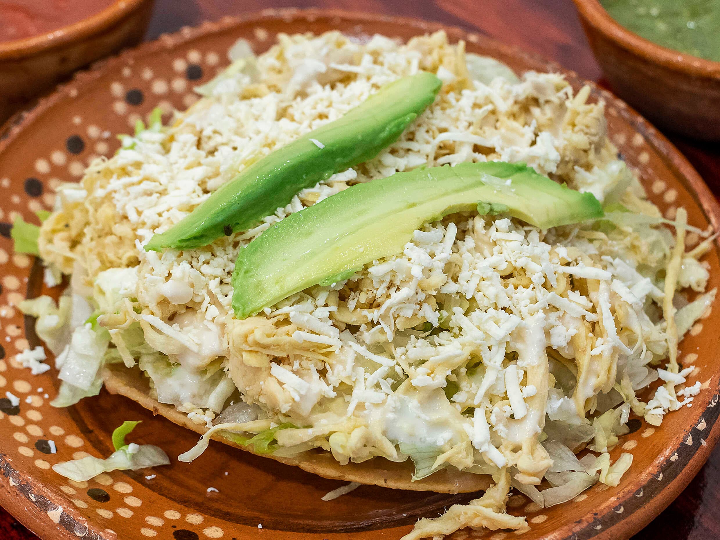 TOSTADA POLLO DESMENUZADO + COCA