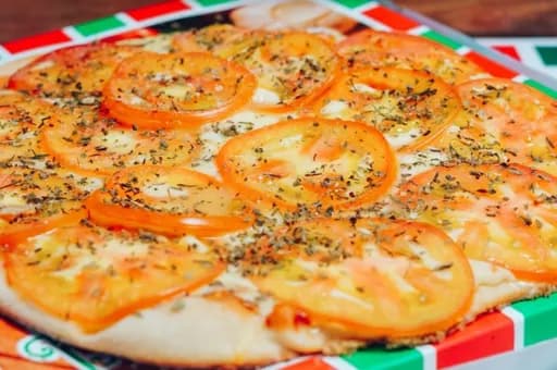 Pizza Napolitana (4 porciones)