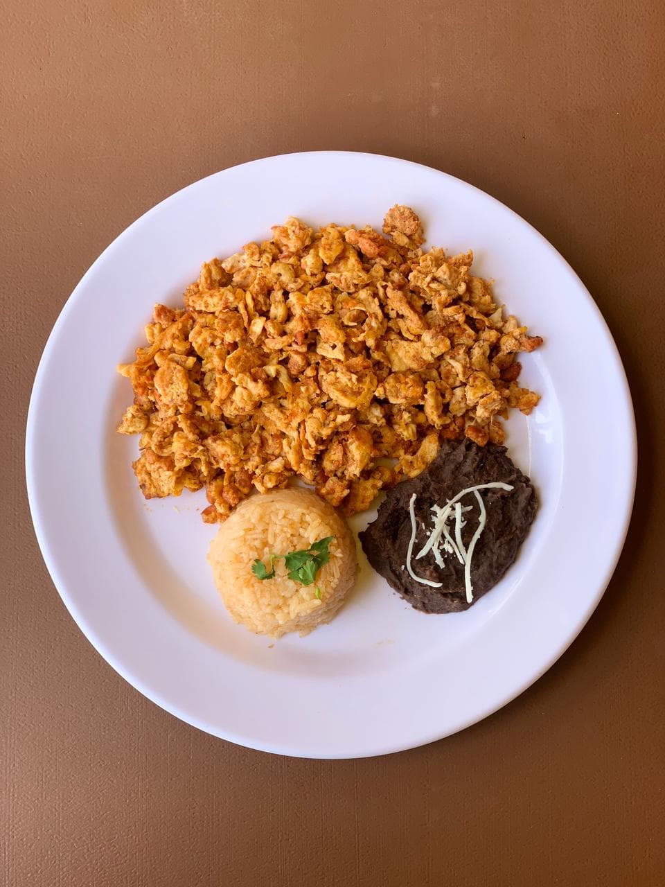 Huevos con chorizo