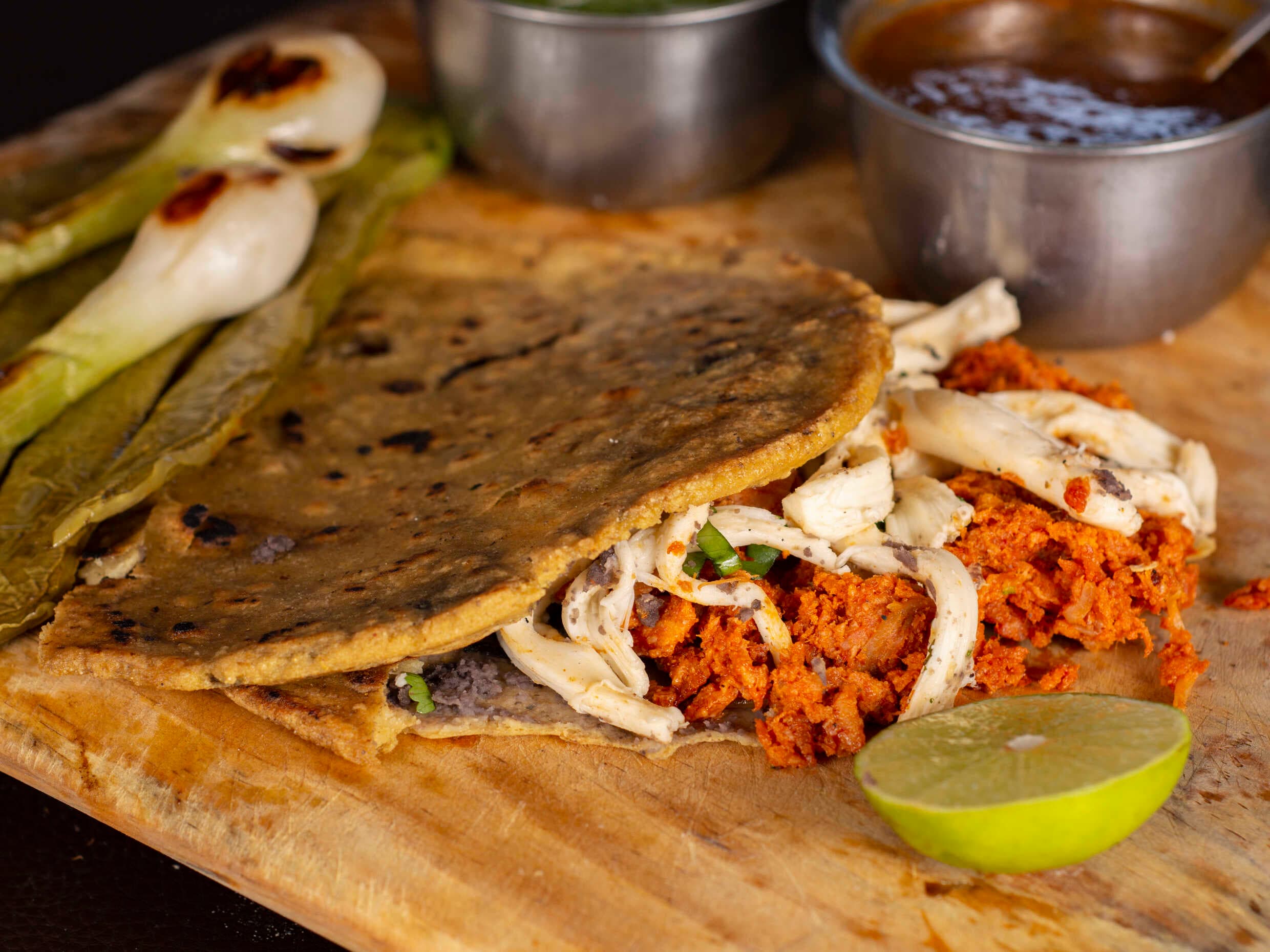 Gordita de Chicharrón Prensado Con Queso