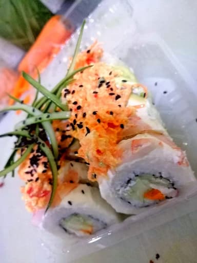Medio Sushi Ebi Roll Especial
