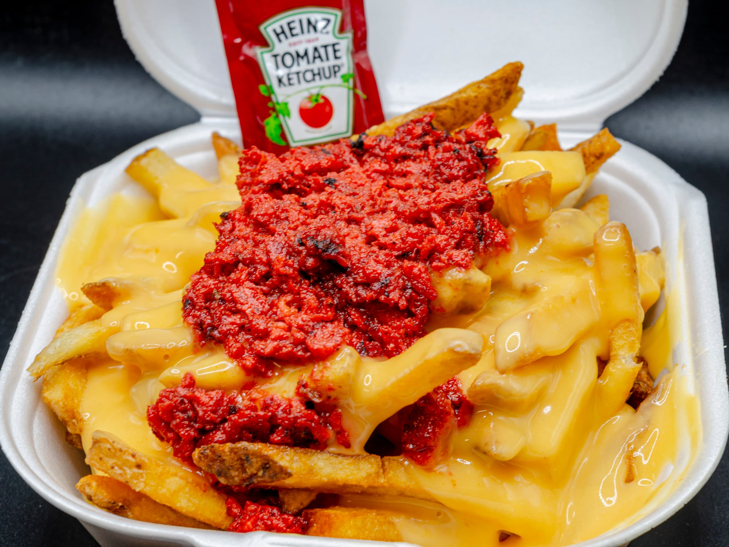 papas fritas con choriizo