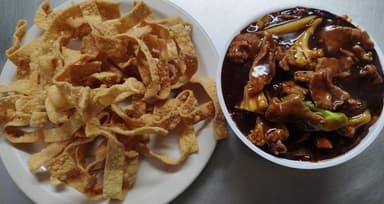 Chow Mein con Carne de Res